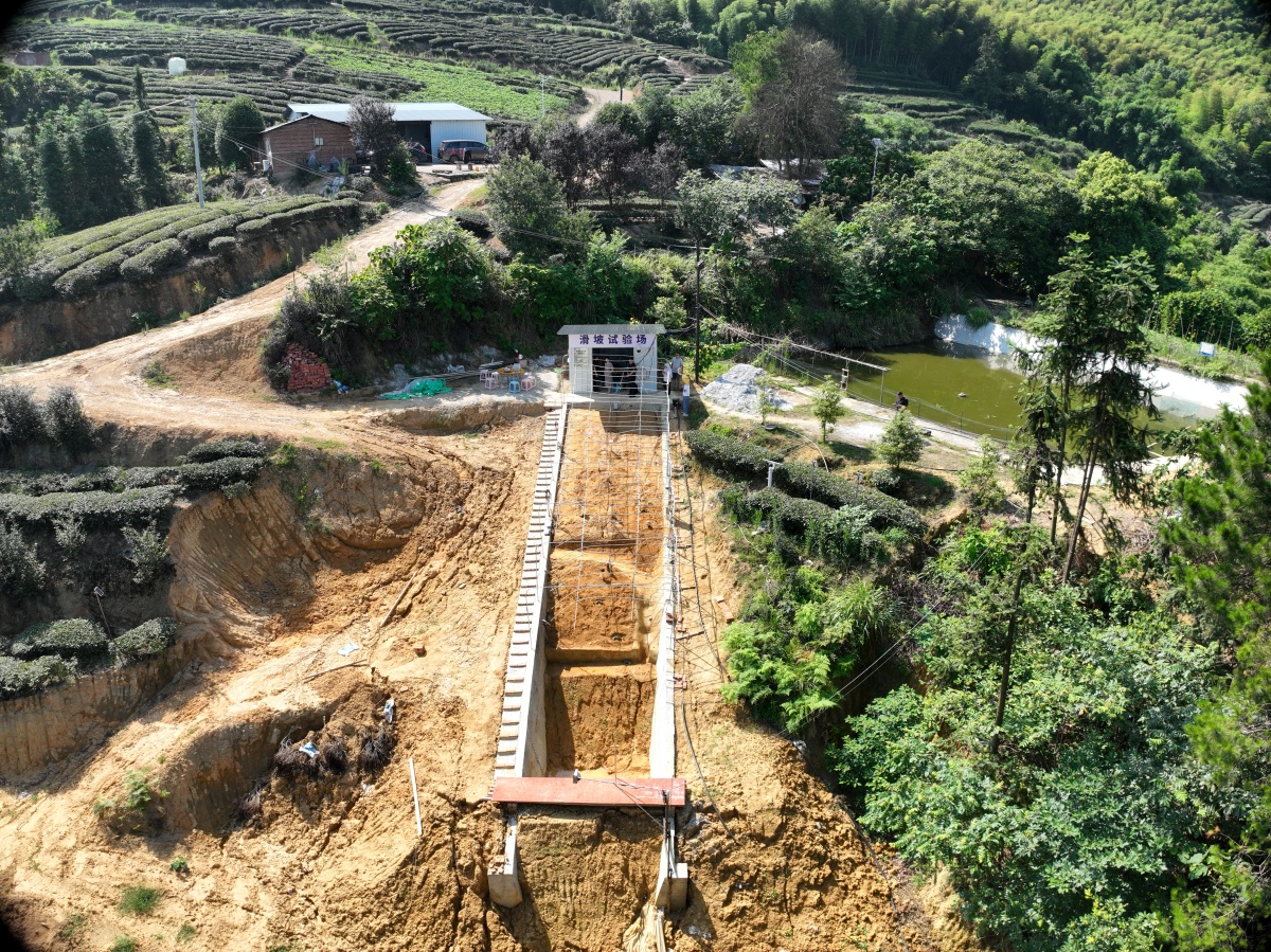 723-02.jpg 723-02.jpg